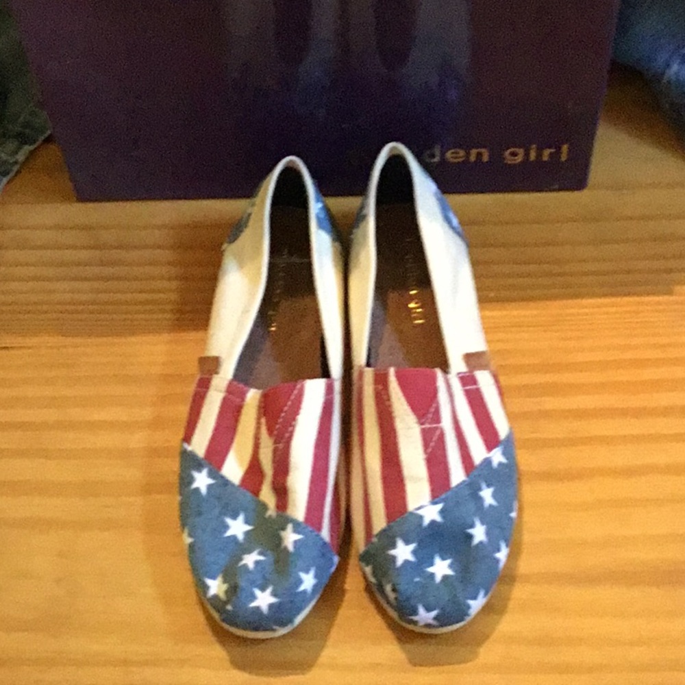 NIB Madden Girl Glory Flag Espadrille Size 7.5